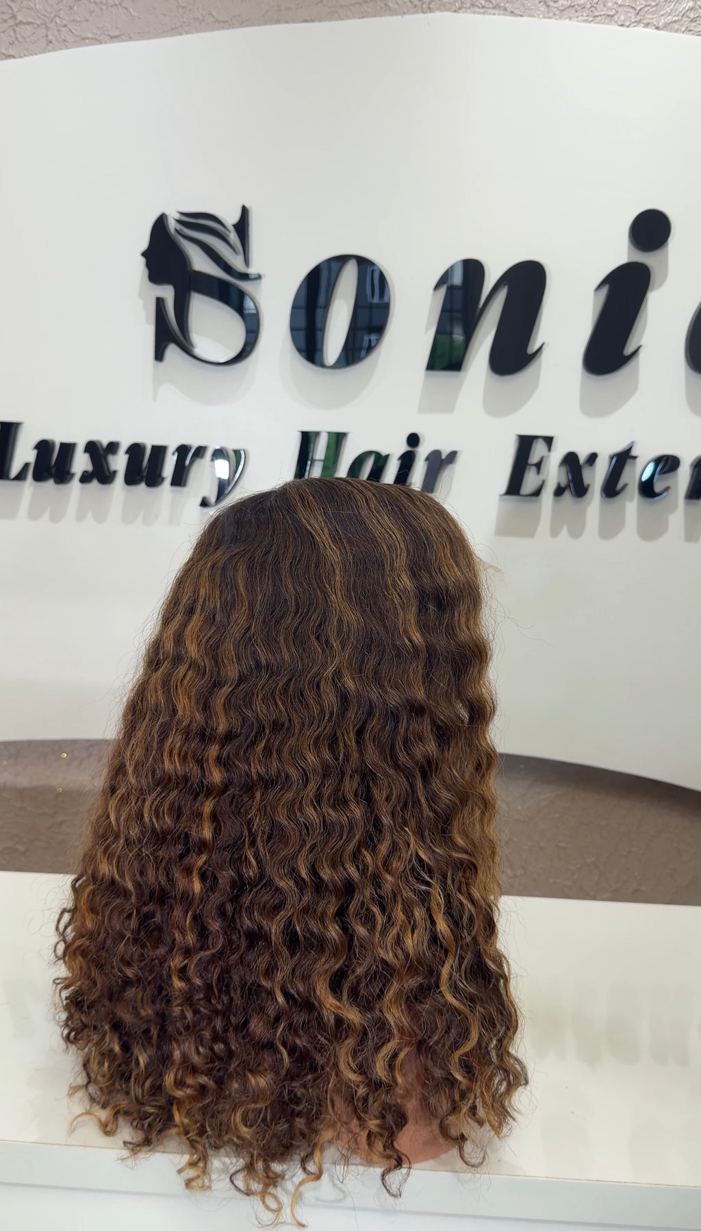 18” Nenye Curls | Honey Brown Ombré | Raw